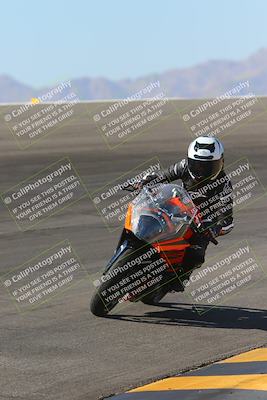 media/Nov-06-2023-Moto Forza (Mon) [[ce023d0744]]/4-Beginner Group/Session 2 (Bowl Tight Speed)/